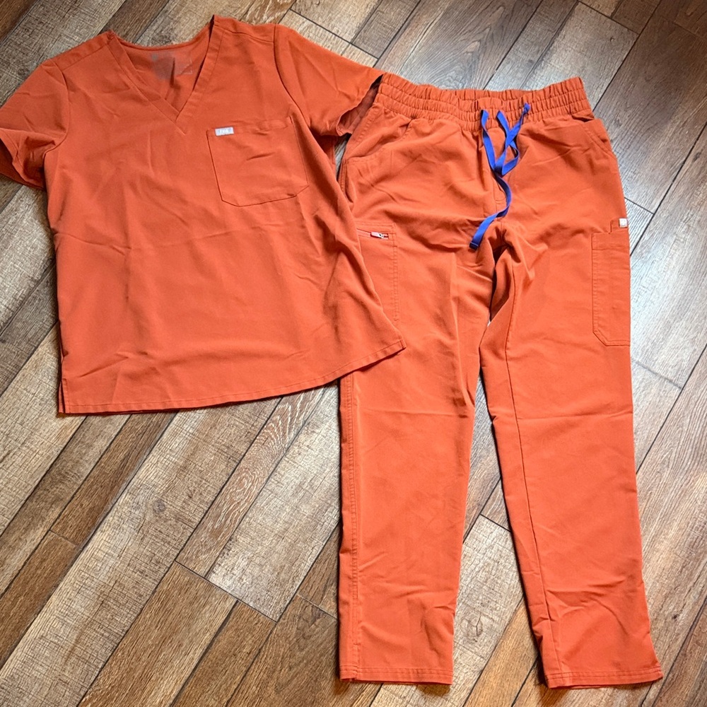 Orangish brownish figs Scrub Set with Blue Drawstring